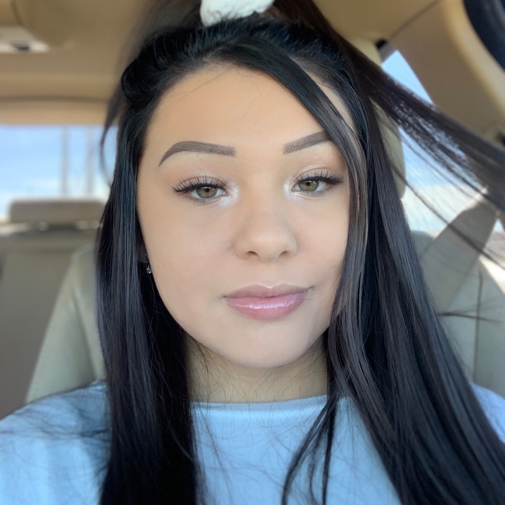 Meet your Posher, Cassandra